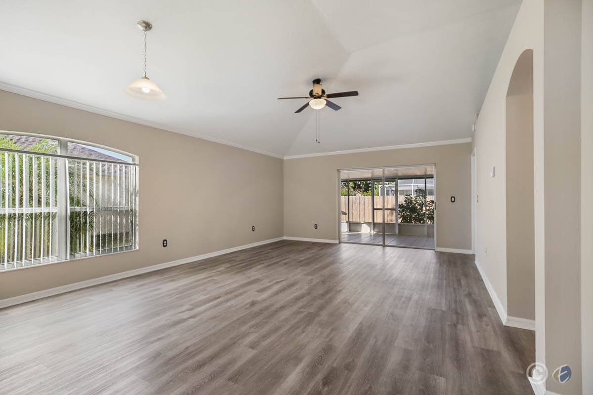 living room/dining room