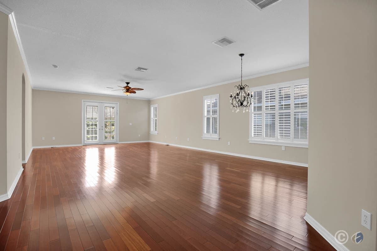 living room/dining room