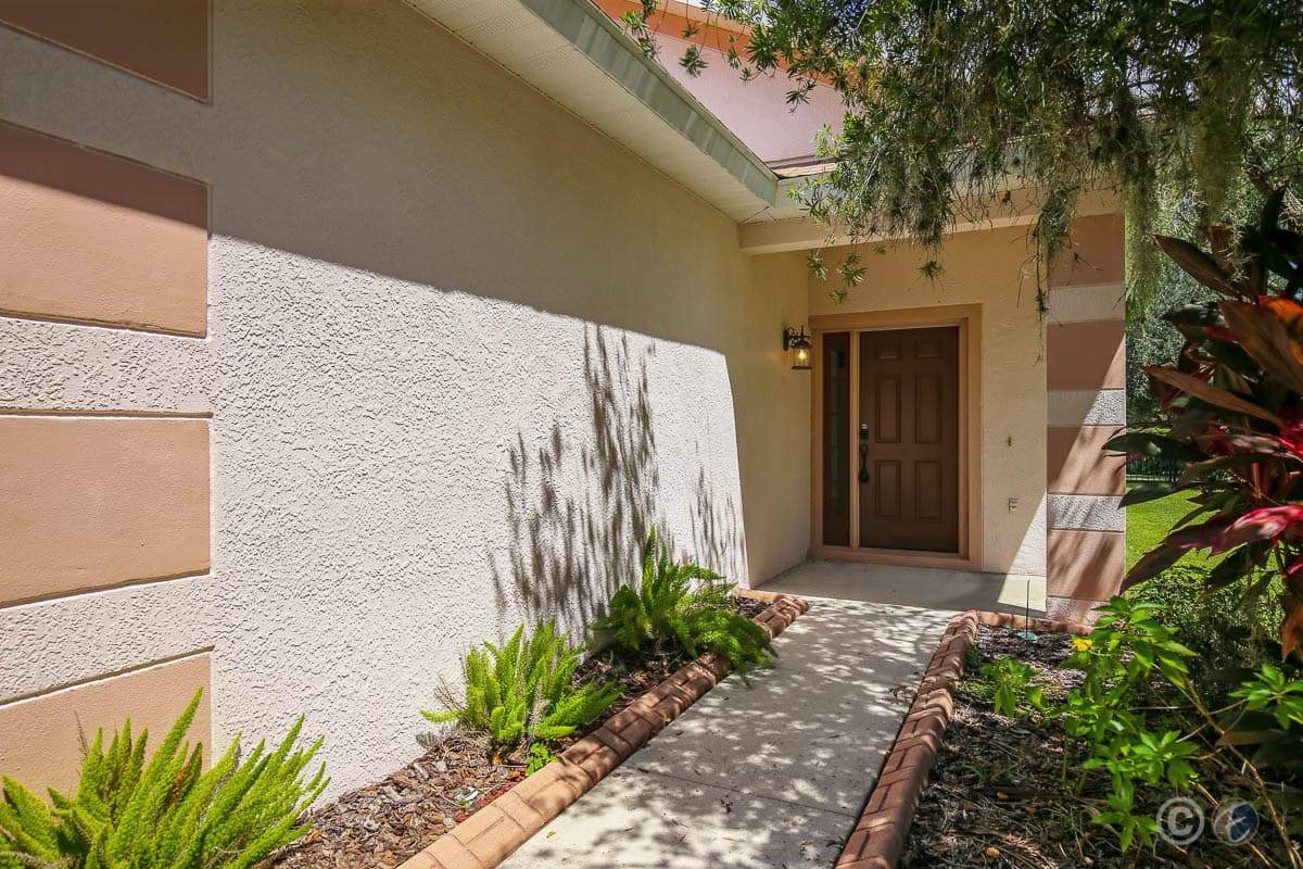 Home for Rent: 6117 Skylarkcrest Dr, Lithia - Front Entry