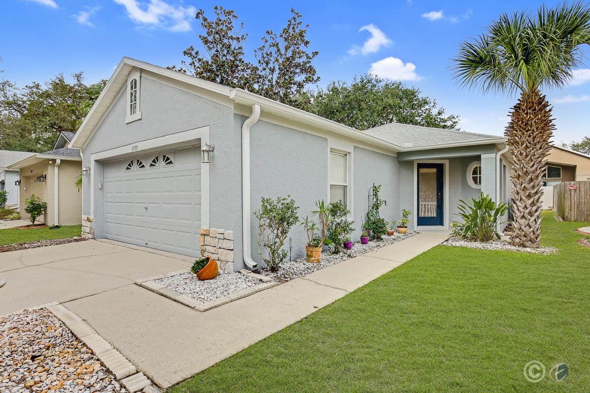 Home for Rent: 8309 Quarter Horse Dr, Riverview - Front