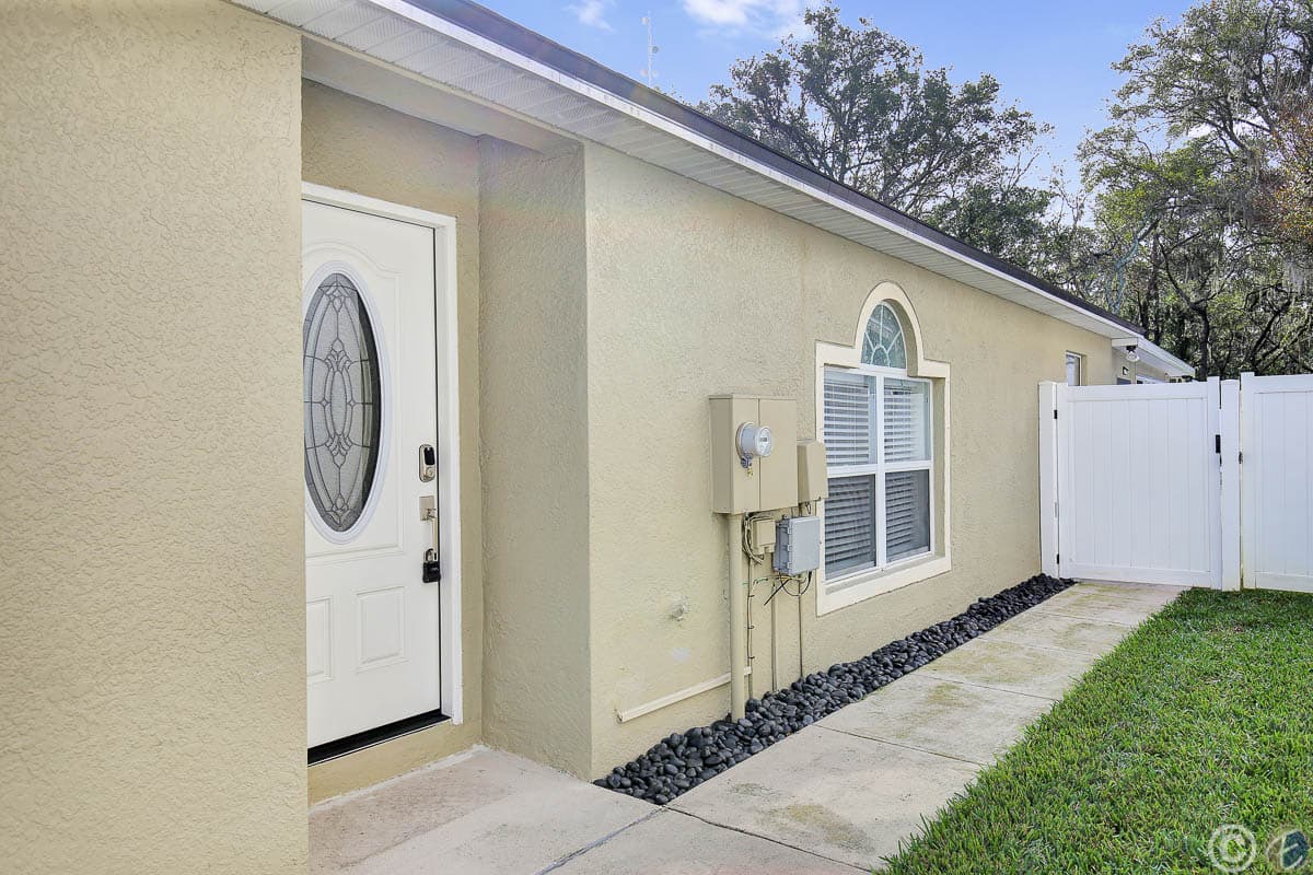 Home for Rent: 13715 Gentle Woods Ave, Riverview - Entry