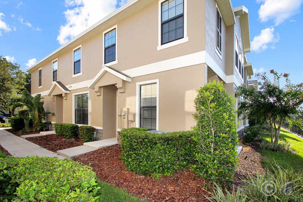Home for Rent: 16513 Kingletridge Ave, Lithia - Front