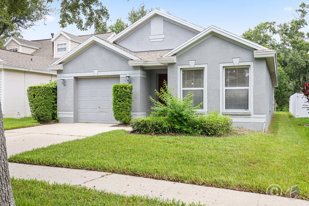Home for Rent: 15504 Tanagerpark Way, Lithia - Front