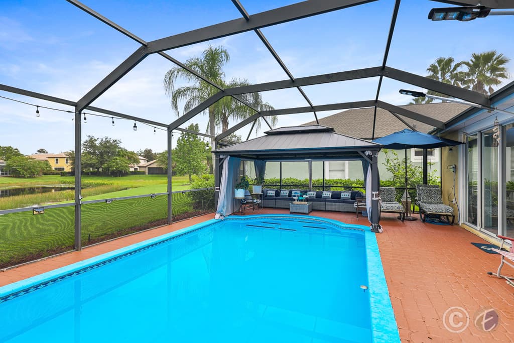 Home for Sale: 8118 Camella Ln, Tampa - Pool