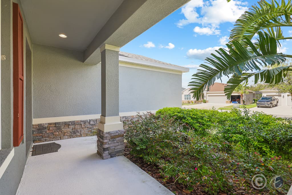 Home for Rent: 17718 Bright Wheat Dr, Lithia - Front