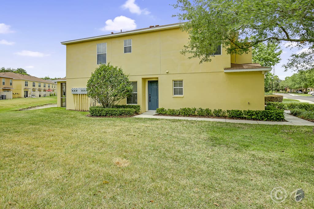 Home for Rent: 10831 Johanna Ave, Riverview - Entry