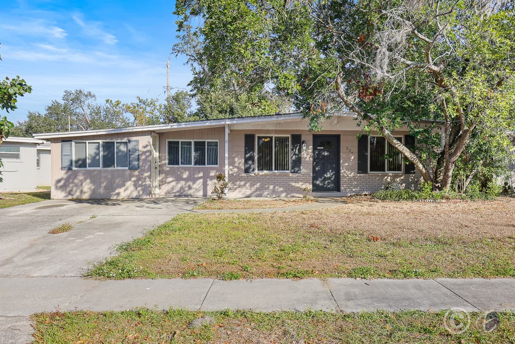 Home for Sale: 604 Westbrook Ave, Brandon - Front