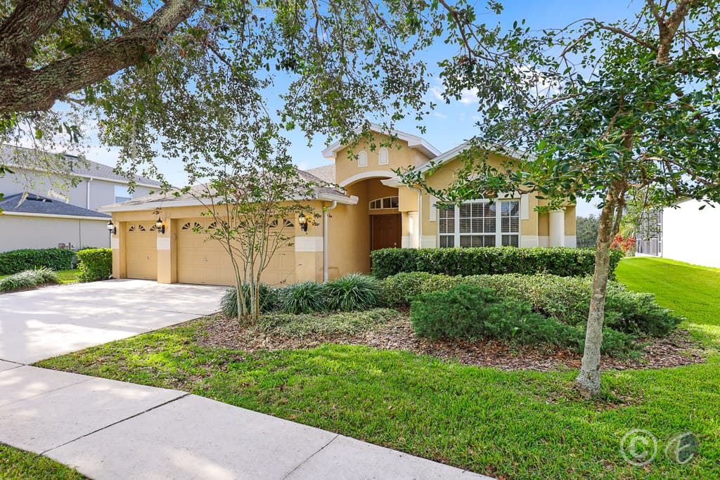 Home for Rent: 6309 Bridgevista Dr, Lithia - Front