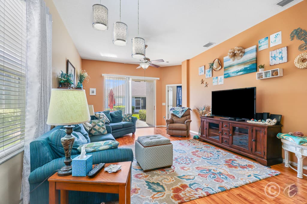 Home for Sale: 31836 Stillmeadow Dr, Wesley Chapel - Living Room