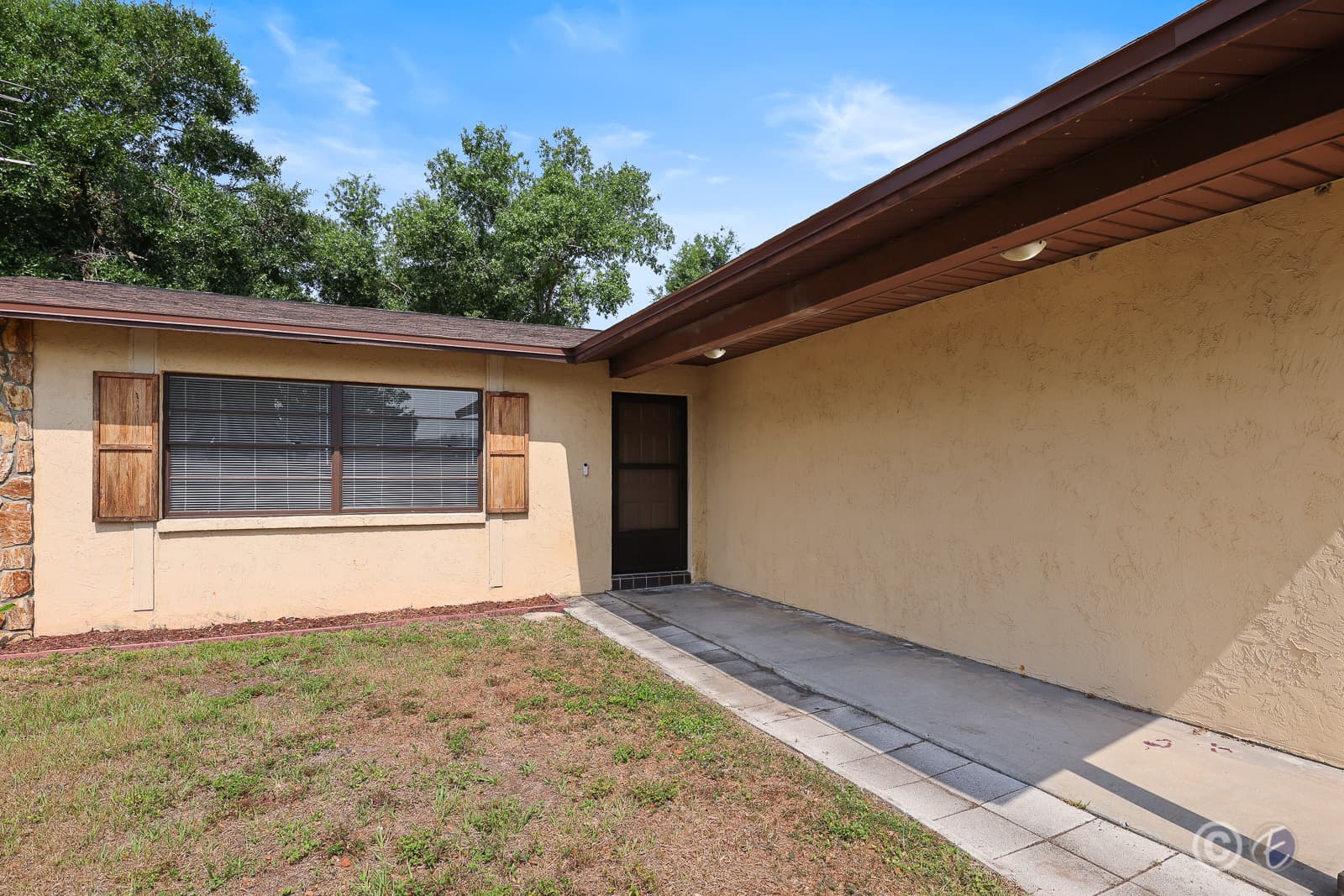 Home for Sale: 6109 16th St, Zephyrhills - Front